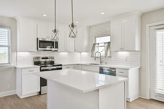 $3,500 | 2118 103rd Street, Galveston, TX 77554