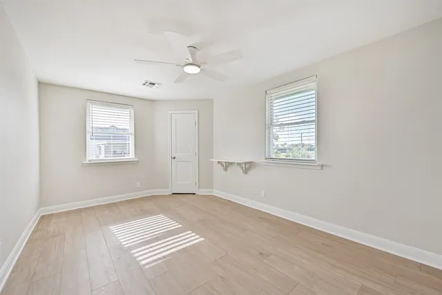 $3,500 | 2118 103rd Street, Galveston, TX 77554