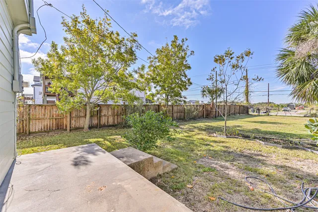 $3,500 | 2118 103rd Street, Galveston, TX 77554