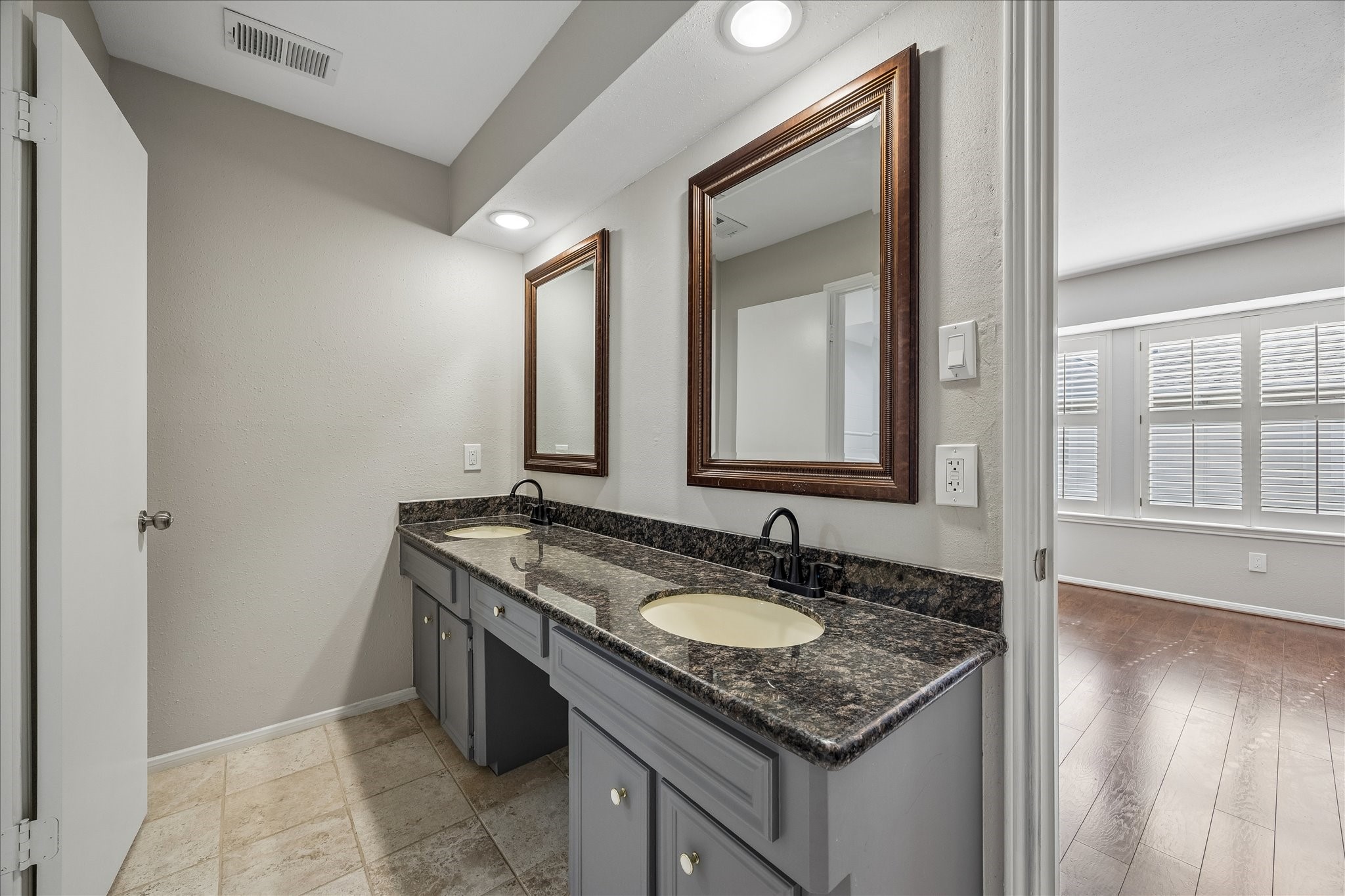 727 Bunker Hill Road, Unit 12 Houston, TX 77024 - Photo 14 of 22