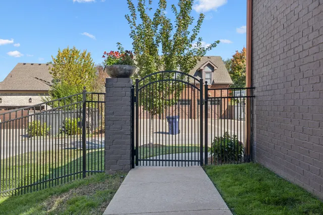 $1,200,000 | 3036 Americus Drive, Thompson's Station, TN 37179