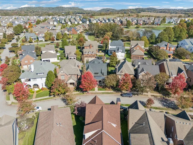 $1,200,000 | 3036 Americus Drive, Thompson's Station, TN 37179