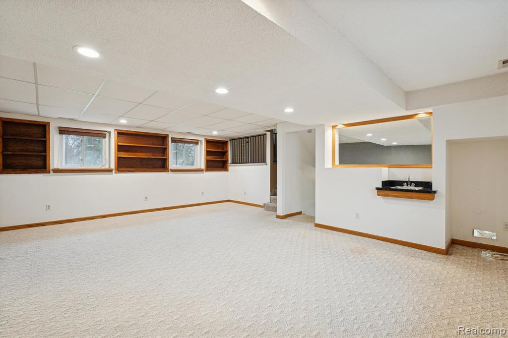 2058 Belsay Road Burton, MI 48519 - Photo 27 of 51 Gallery Image 27