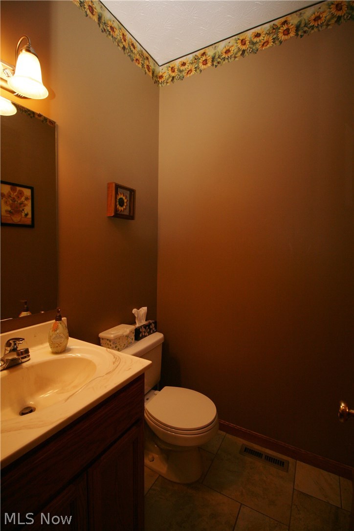 1424 Center Road Clinton, OH 44216 - Photo 16 of 32