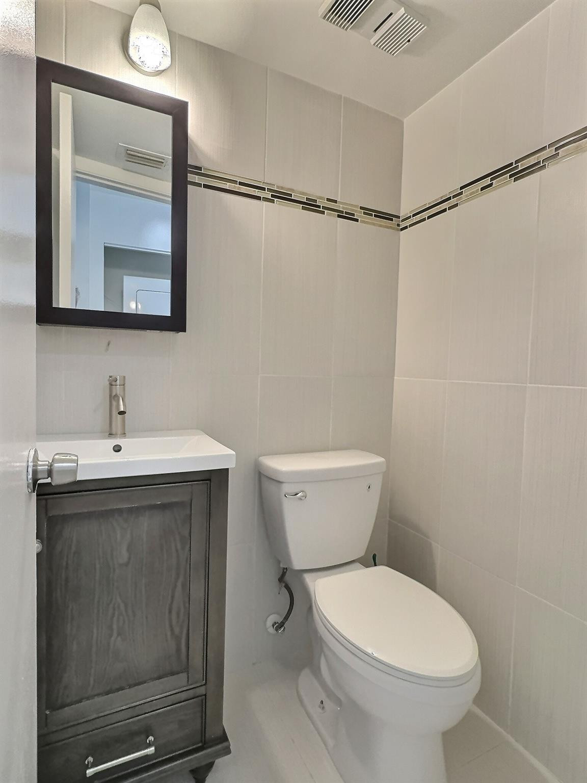 2652 Riverside Drive Coral Springs, FL 33065 - Photo 15 of 23 Half bath