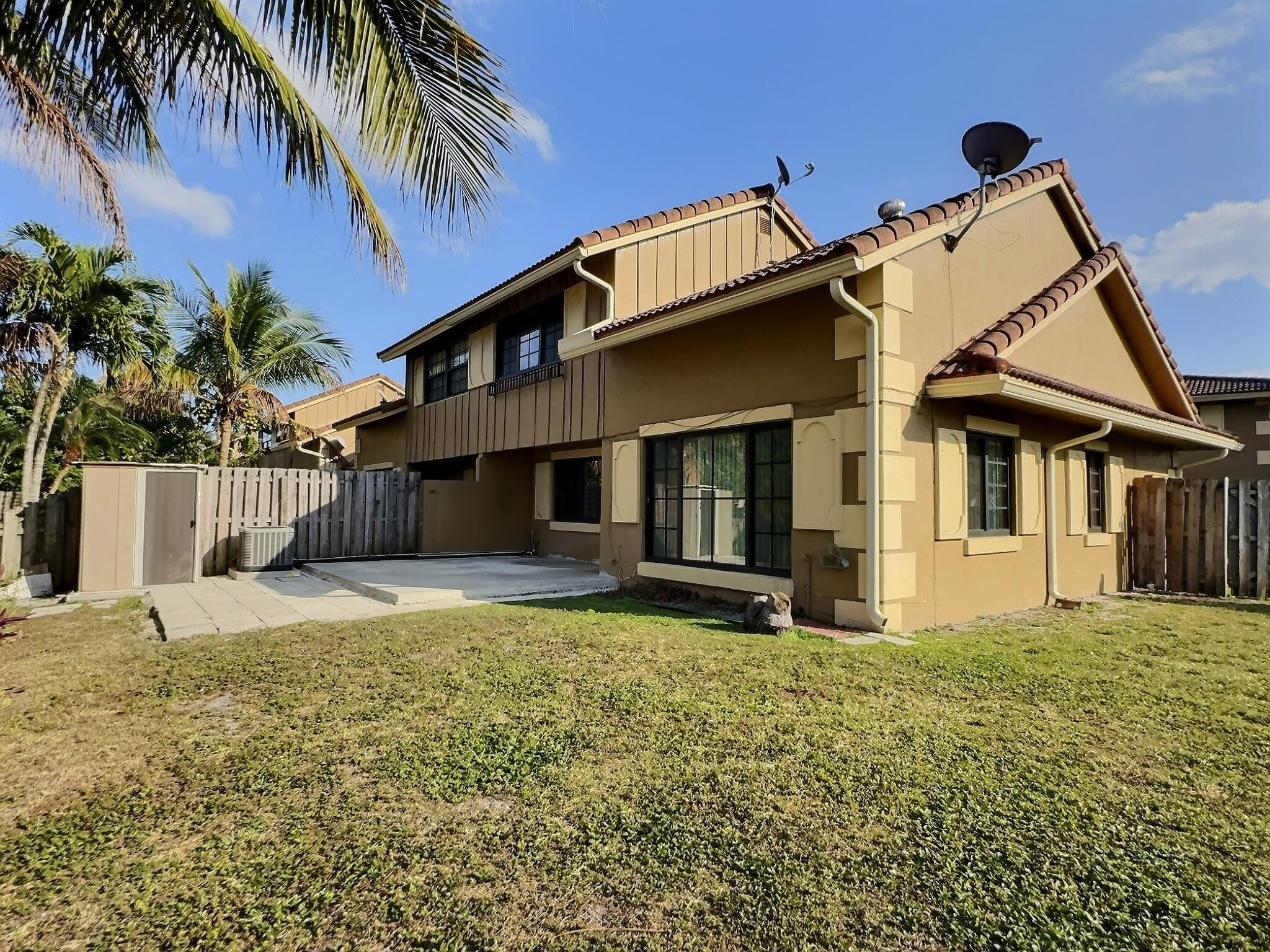 2652 Riverside Drive Coral Springs, FL 33065 - Photo 3 of 23 Photo 3