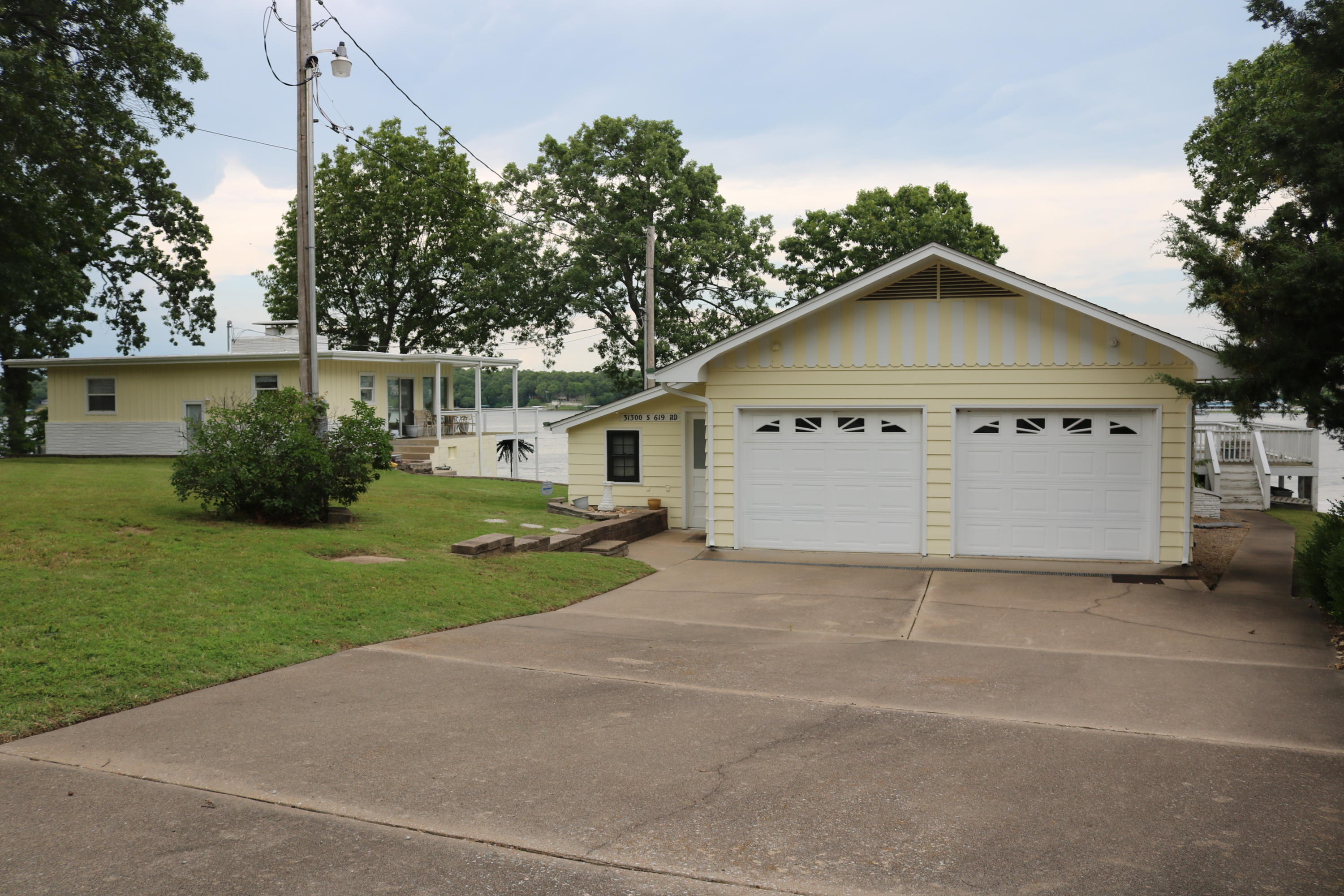 31300 South 619 Road Grove, OK 74344 - Photo 2 of 43 Gallery Image 2