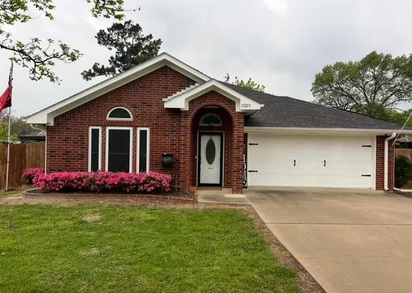 $389,000 | 13213 Lauren Lane, Lindale, TX 75771