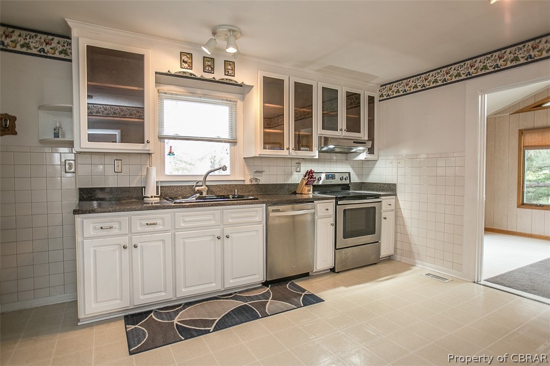 7542 Roaring Springs Road Gloucester, VA 23061 - Photo 9 of 47