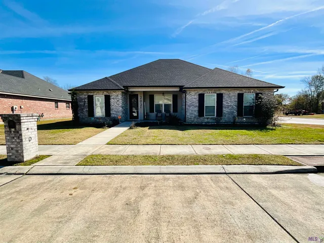 $349,900 | 202 Derusso Street, Houma, LA 70364