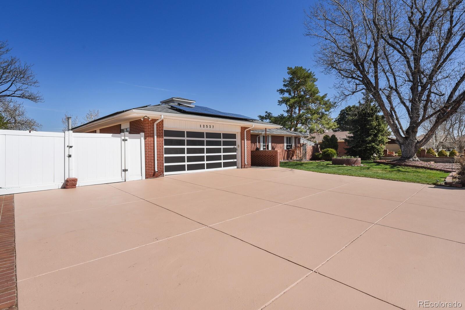 12537 West 38th Drive Wheat Ridge, CO 80033 - Photo 2 of 37