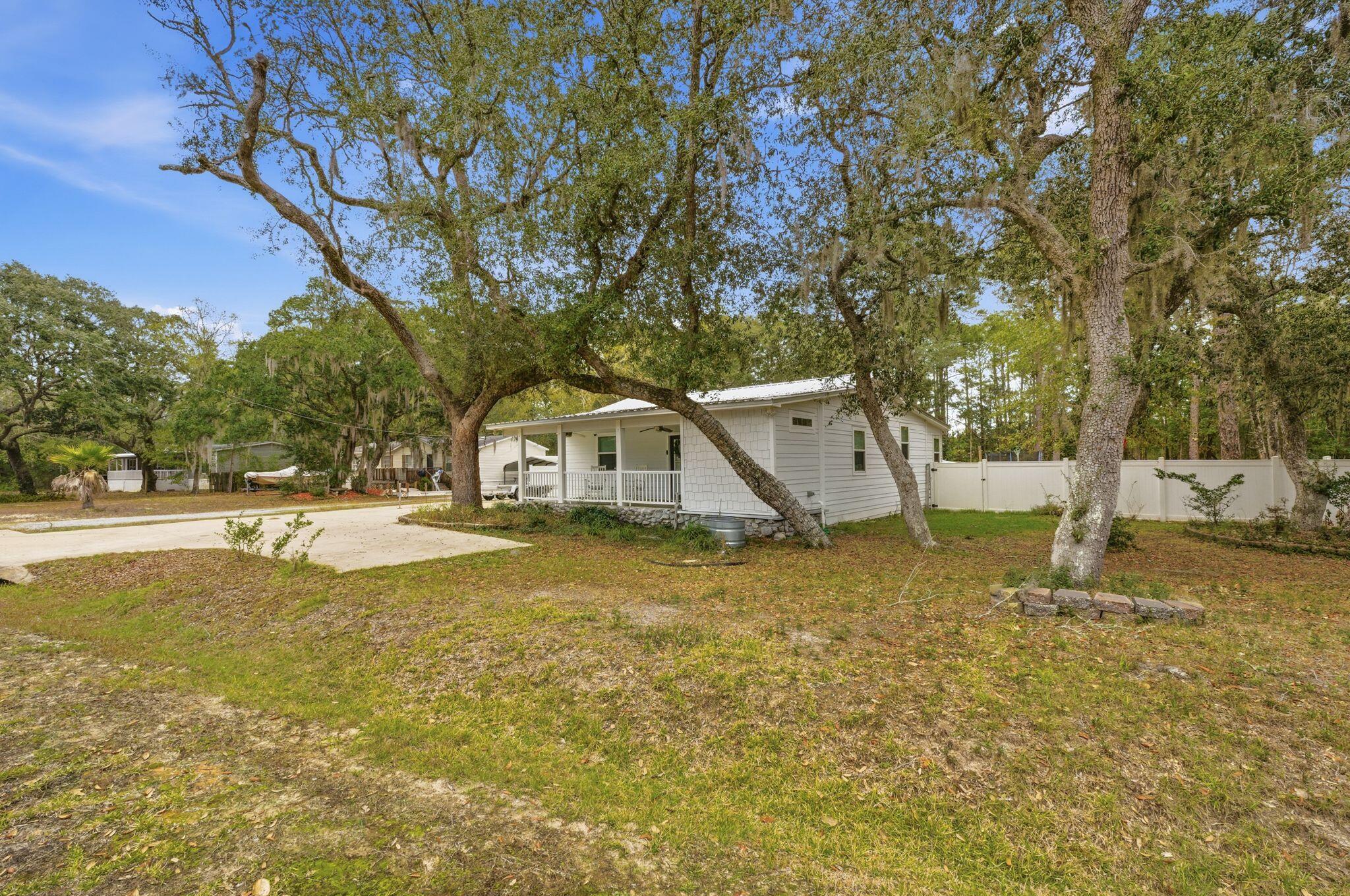 85 Marsh Avenue Freeport, FL 32439 - Photo 15 of 21 003