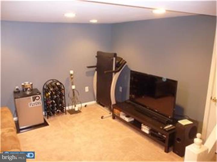 140 Alverstone Road Clifton Heights, PA 19018 - Photo 17 of 19 Gallery Image 17