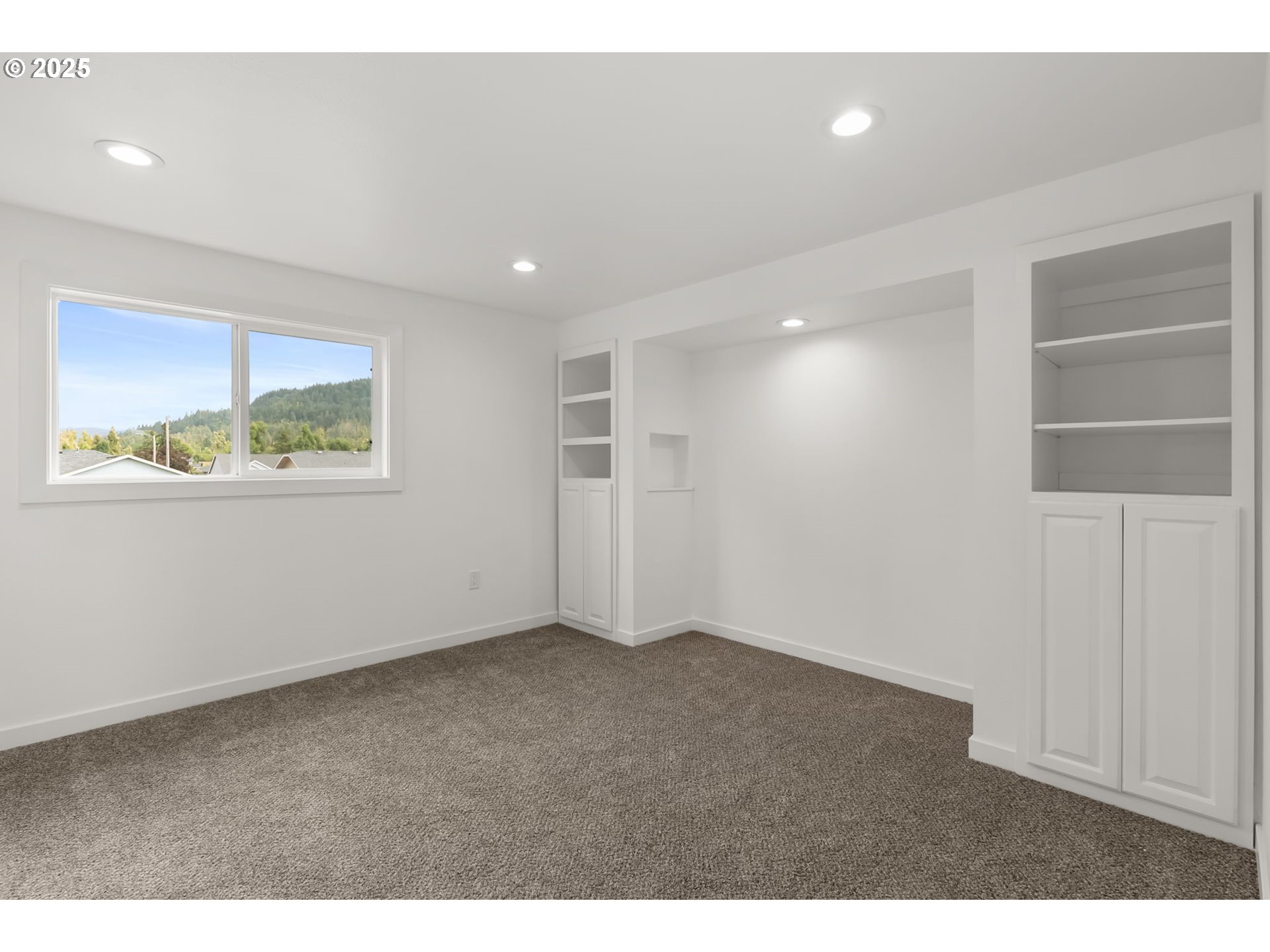 487 72nd Street Springfield, OR 97478 - Photo 7 of 23 a view of an empty room with a window
