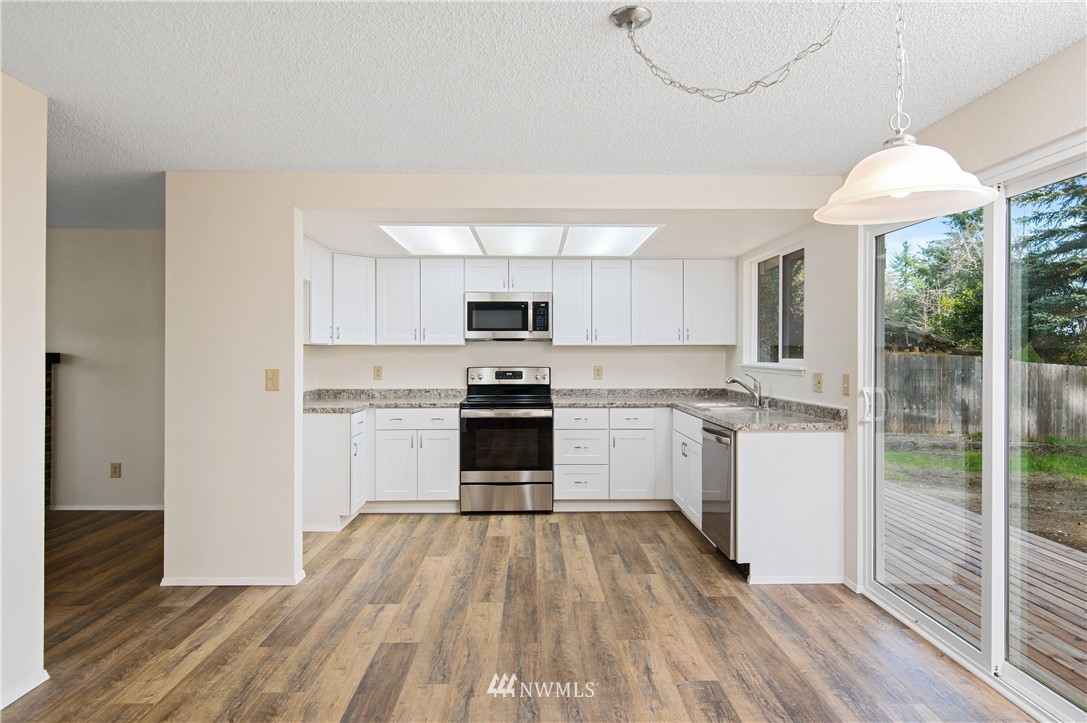 5097 Brasch Road Southeast Port Orchard, WA 98367 - Photo 2 of 20 Gallery Image 2