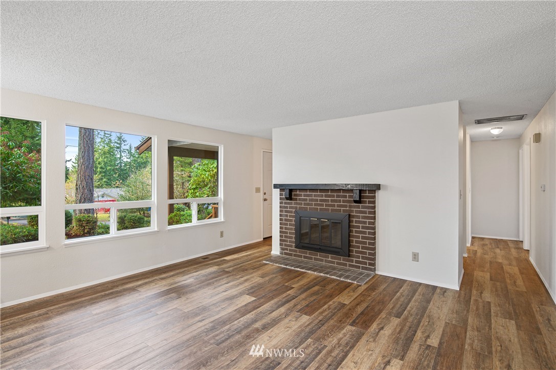 5097 Brasch Road Southeast Port Orchard, WA 98367 - Photo 6 of 20 Gallery Image 6