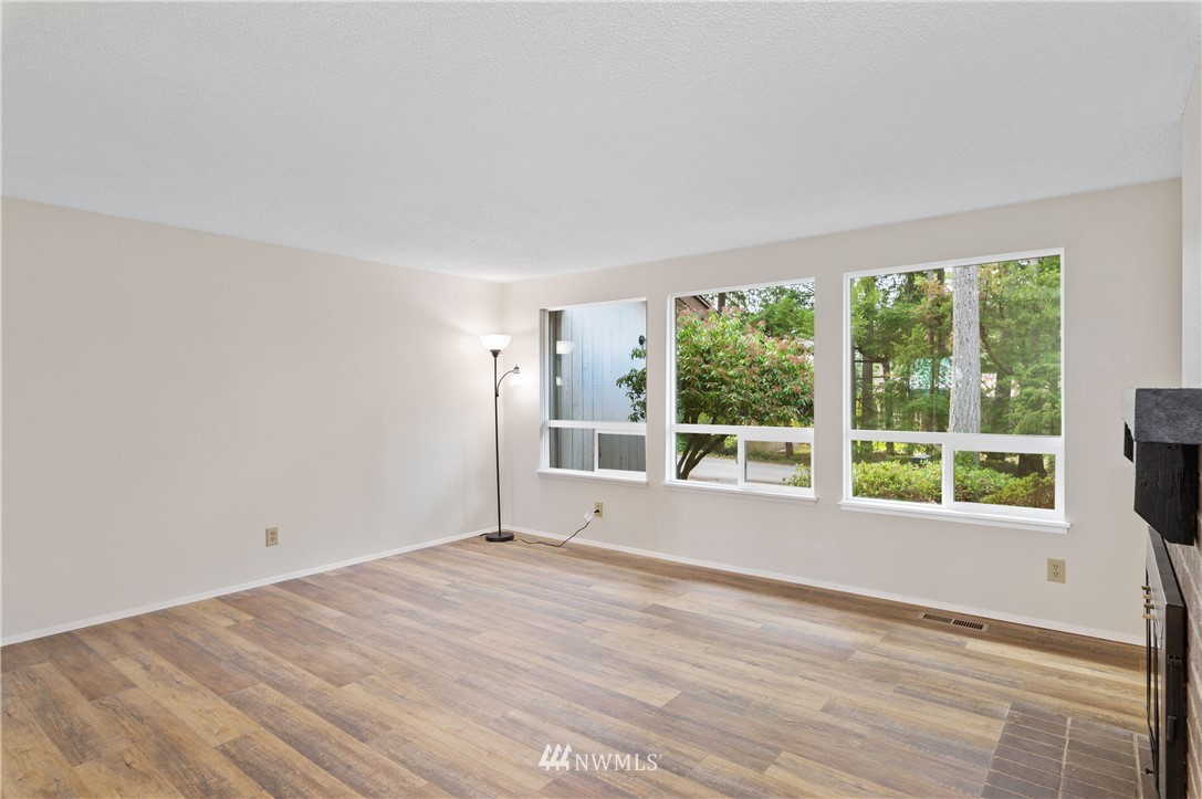 5097 Brasch Road Southeast Port Orchard, WA 98367 - Photo 8 of 20 Gallery Image 8
