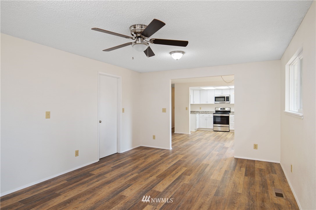 5097 Brasch Road Southeast Port Orchard, WA 98367 - Photo 10 of 20 Gallery Image 10