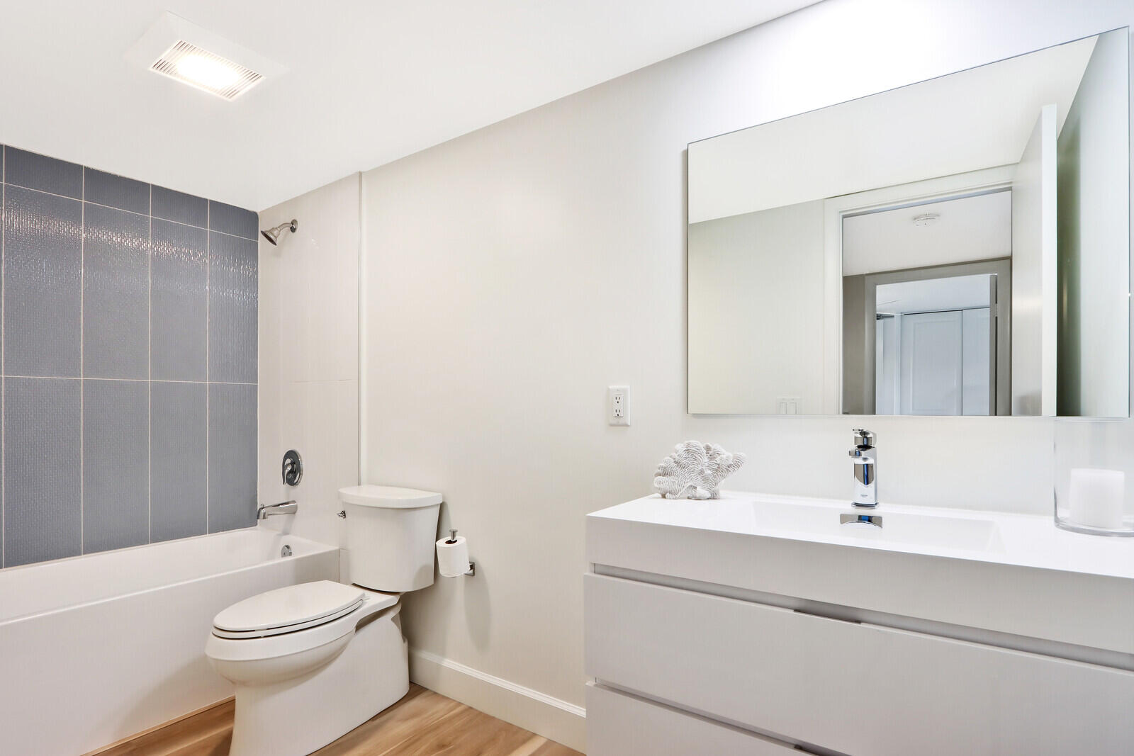1222 12th Court Jupiter, FL 33477 - Photo 25 of 26 Guest Bathroom