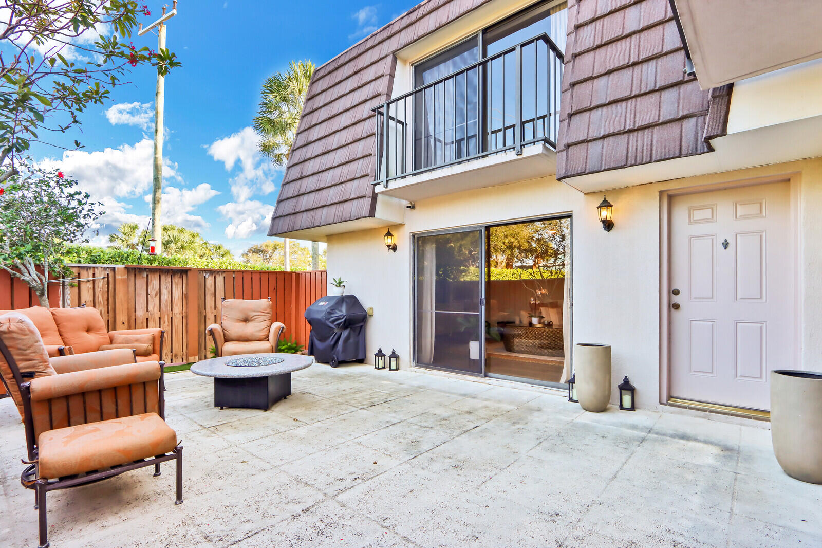 1222 12th Court Jupiter, FL 33477 - Photo 5 of 26 Courtyard