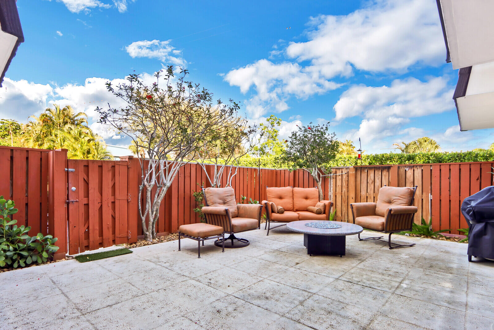 1222 12th Court Jupiter, FL 33477 - Photo 6 of 26 Courtyard