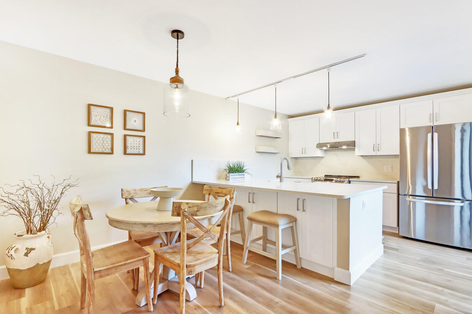 1222 12th Court Jupiter, FL 33477 - Photo 7 of 26 Kitchen & Dining