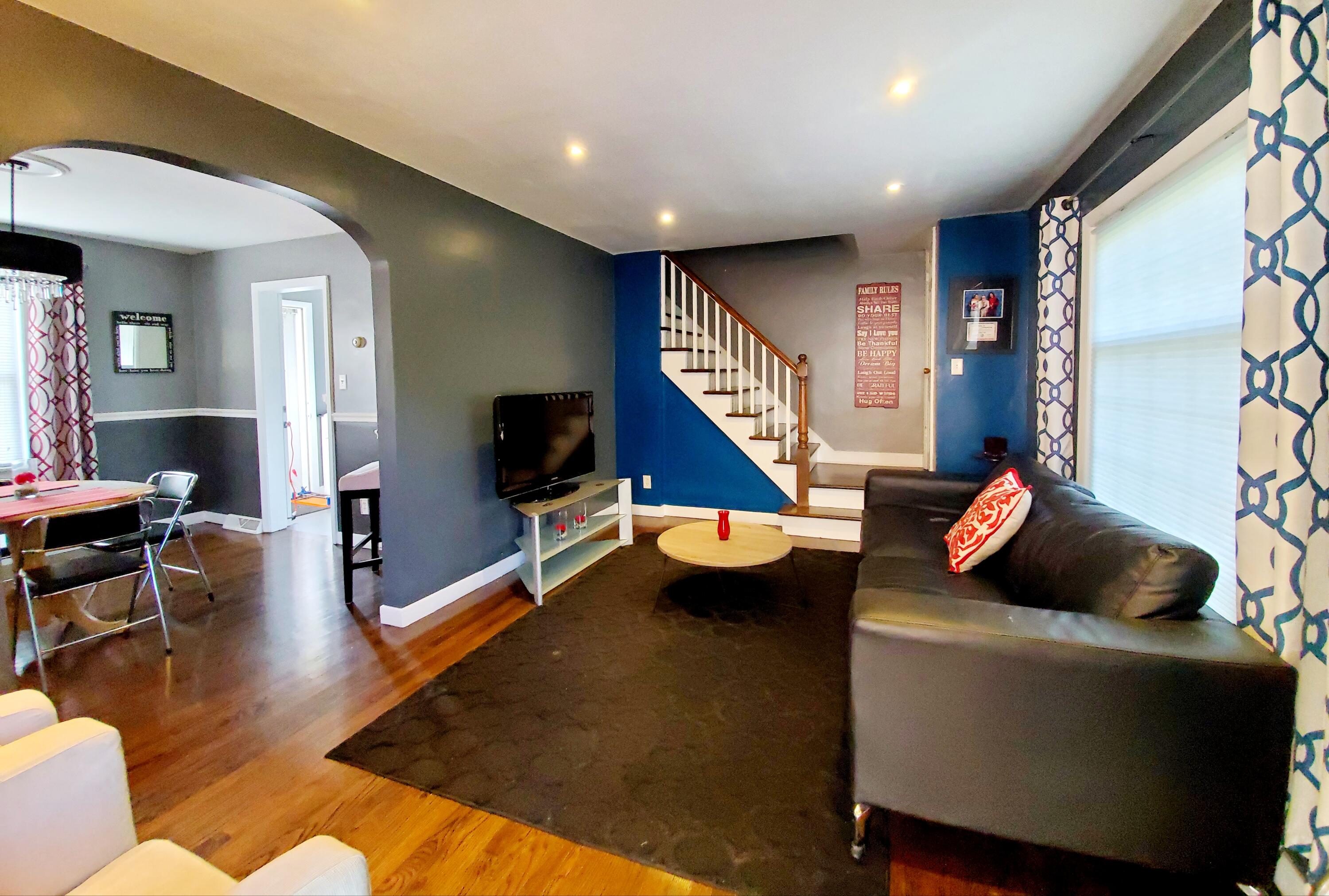 322 Beacon Place Munster, IN 46321 - Photo 2 of 12 3000x2022