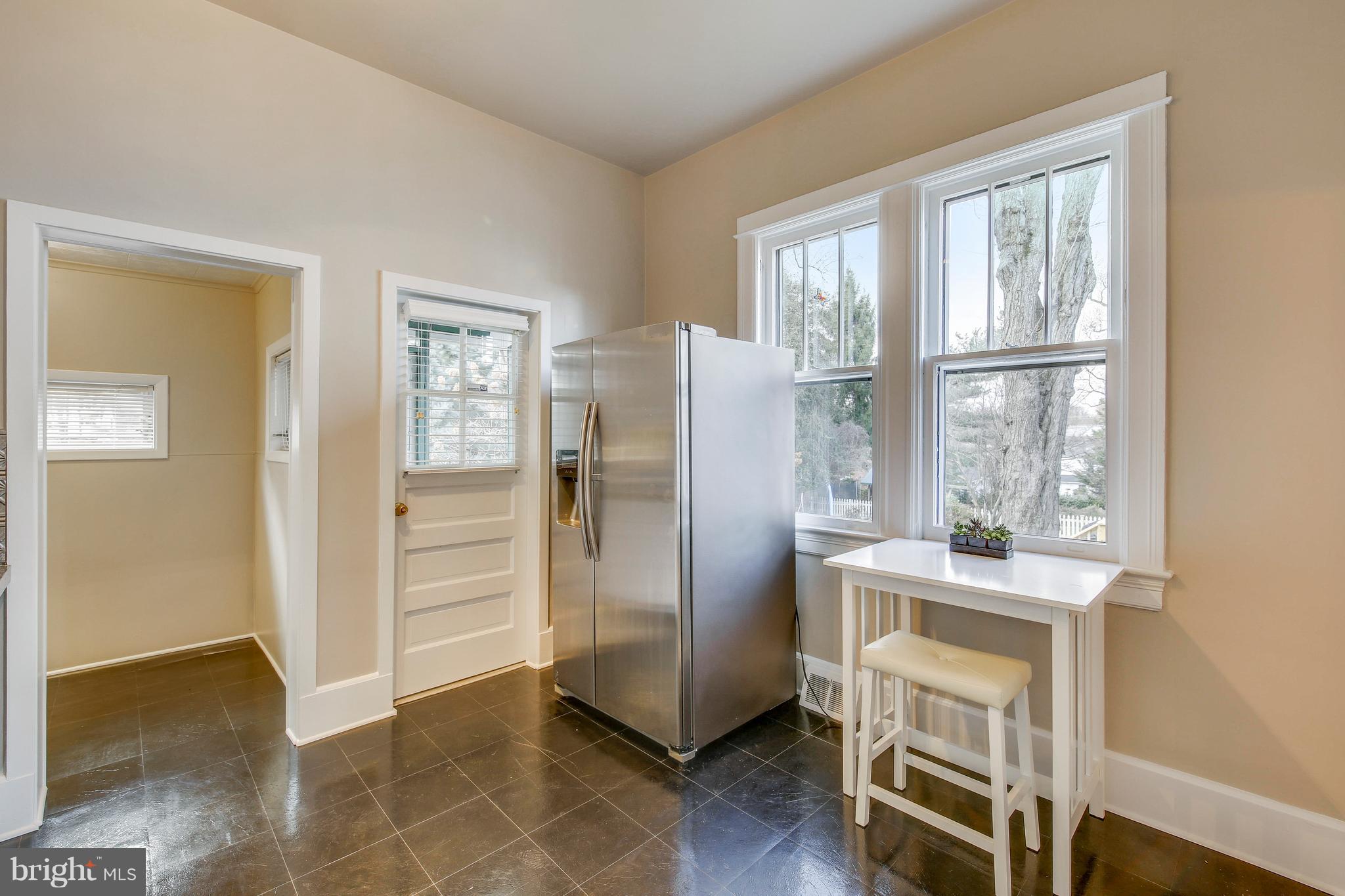 9402 Warren Street Silver Spring, MD 20910 - Photo 14 of 42