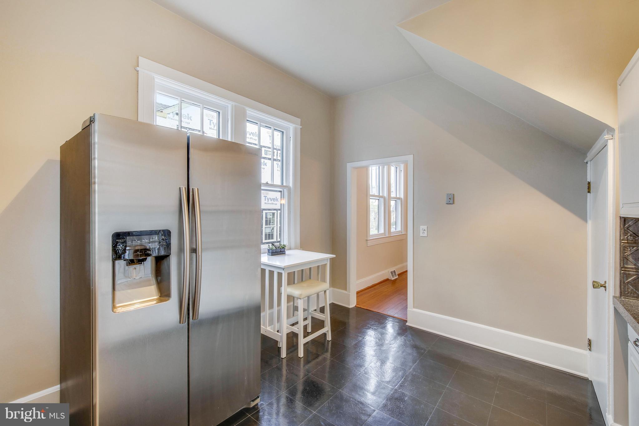 9402 Warren Street Silver Spring, MD 20910 - Photo 15 of 42