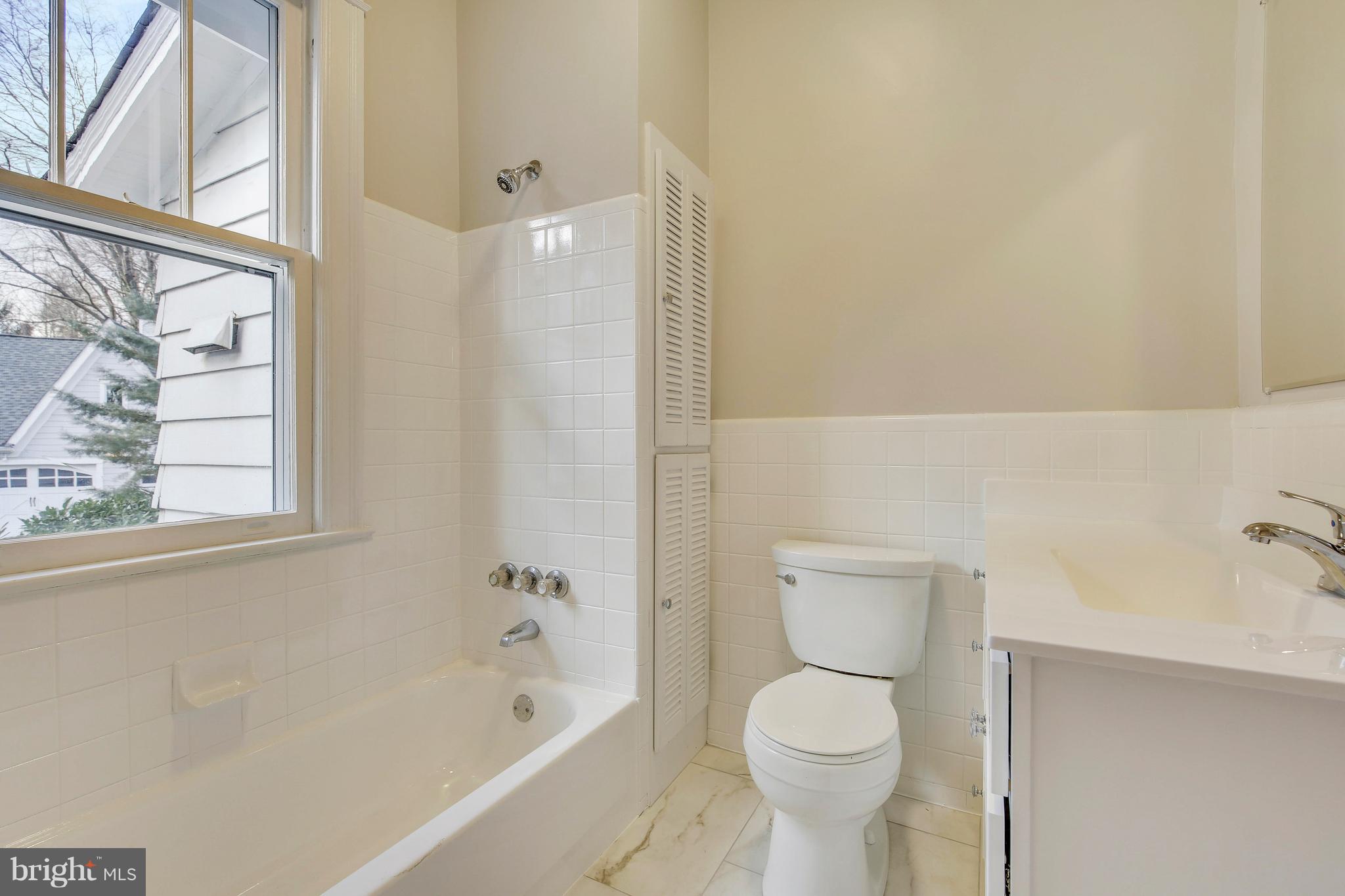 9402 Warren Street Silver Spring, MD 20910 - Photo 20 of 42