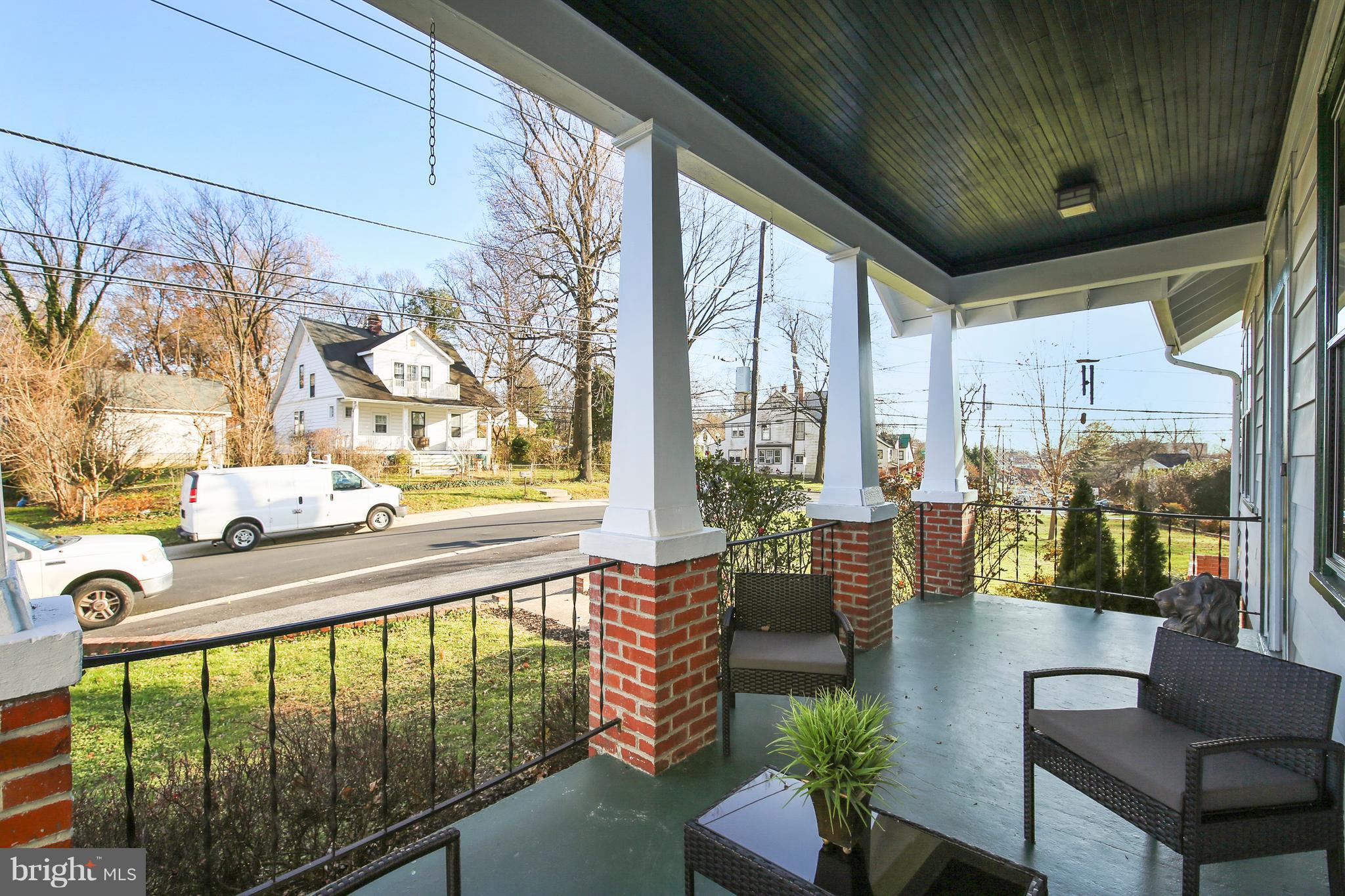 9402 Warren Street Silver Spring, MD 20910 - Photo 3 of 42