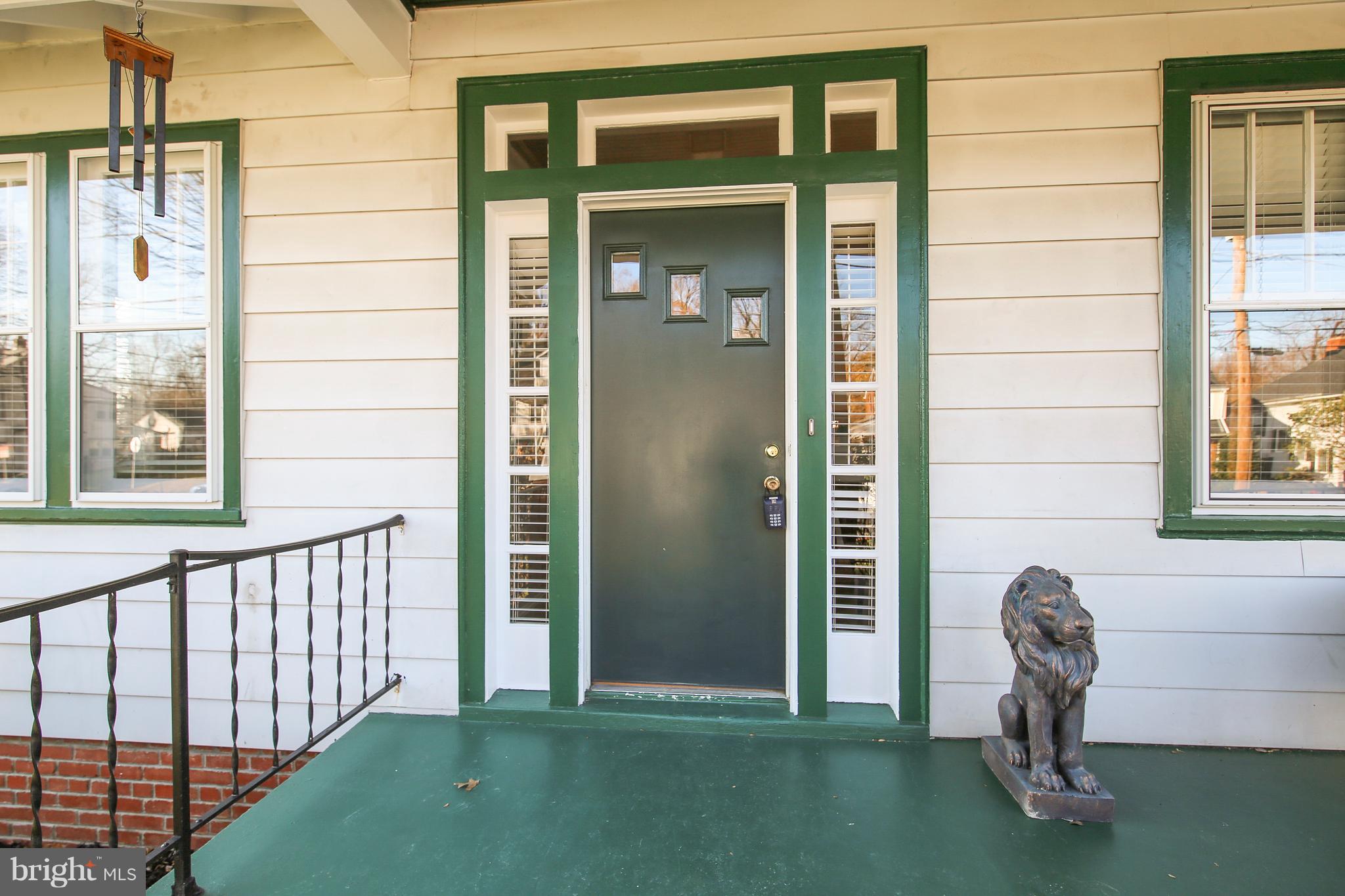 9402 Warren Street Silver Spring, MD 20910 - Photo 4 of 42