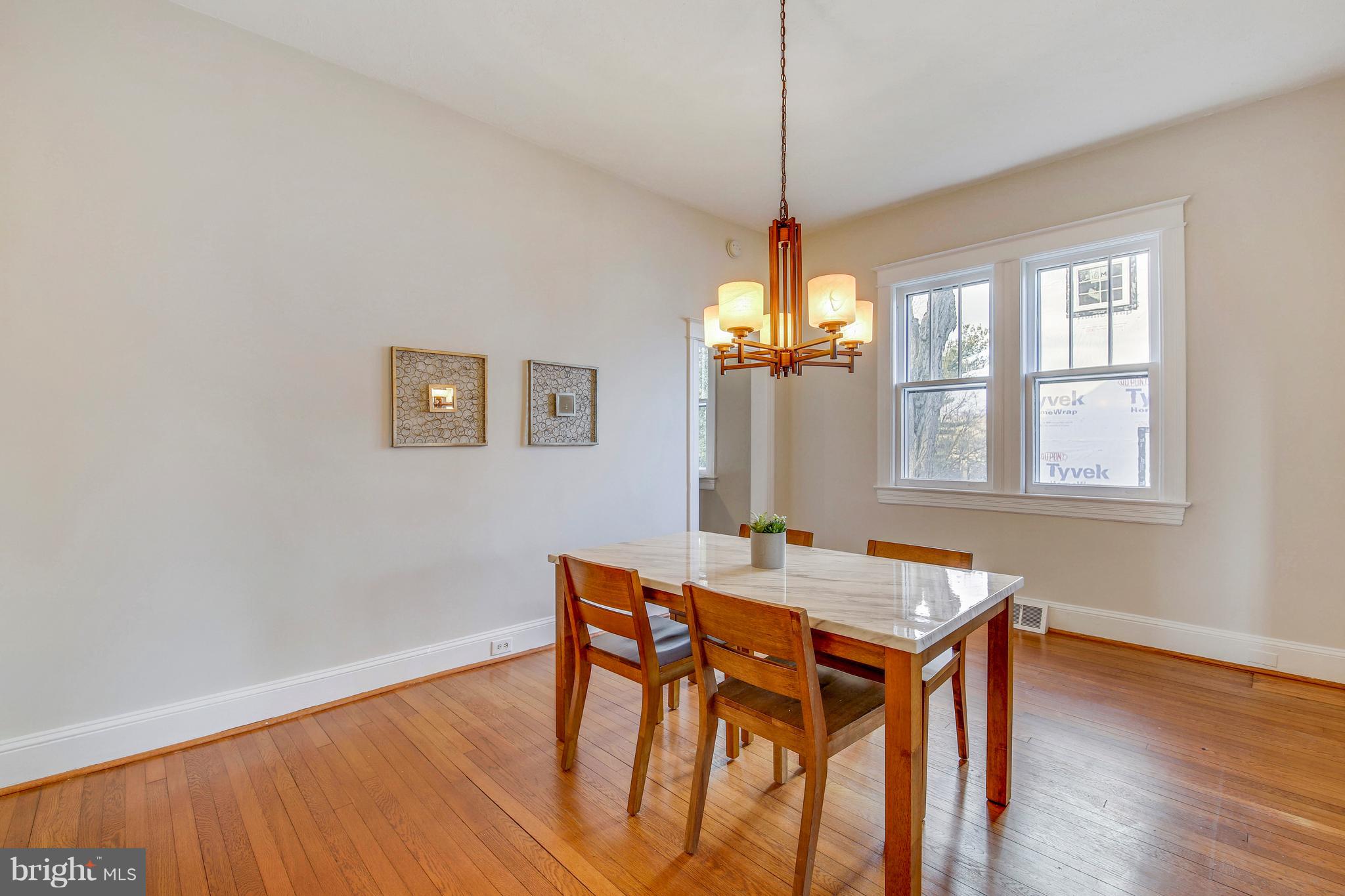 9402 Warren Street Silver Spring, MD 20910 - Photo 10 of 42