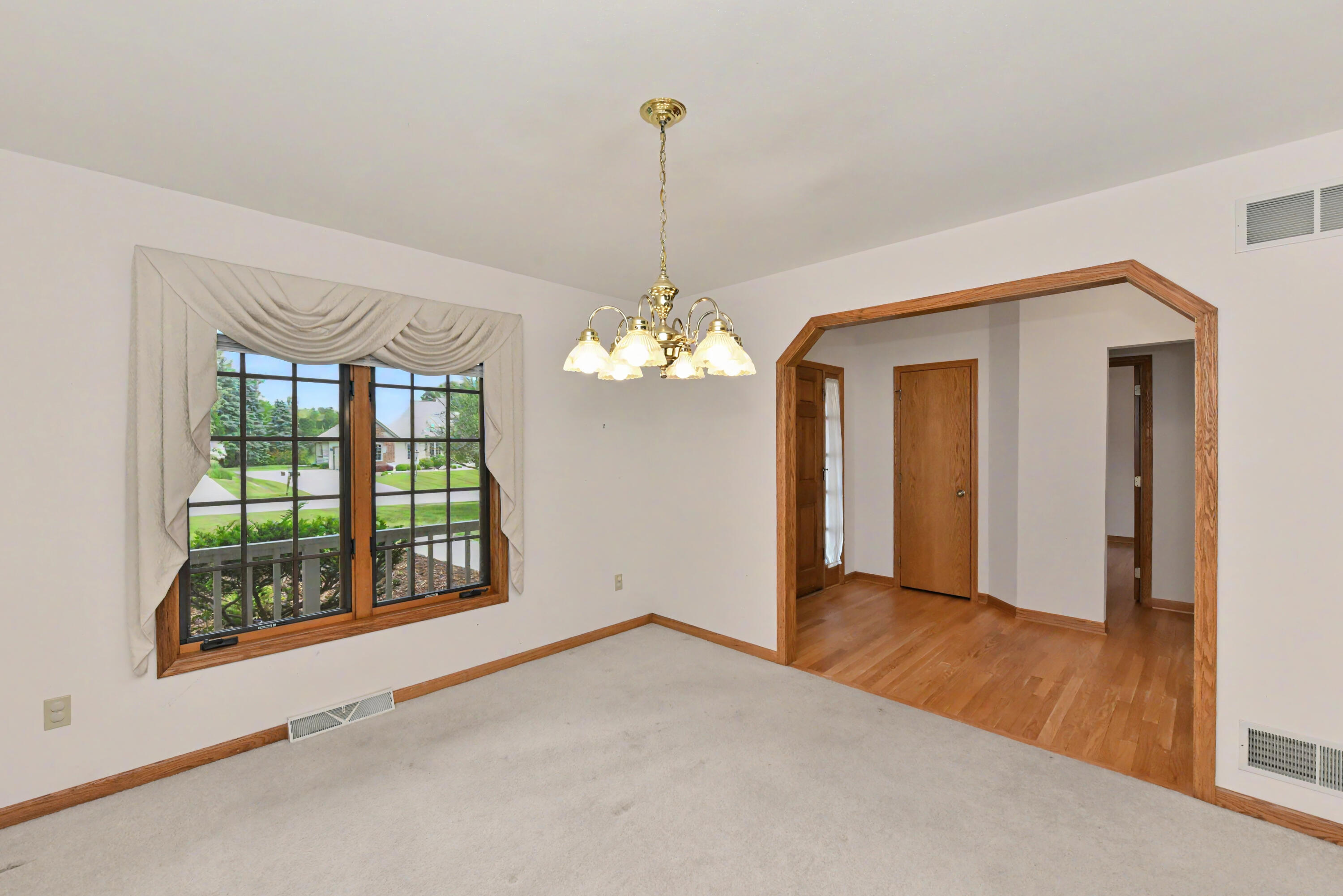 N22W26761 Shooting Star Road Pewaukee, WI 53072 - Photo 12 of 47 DSC_8204
