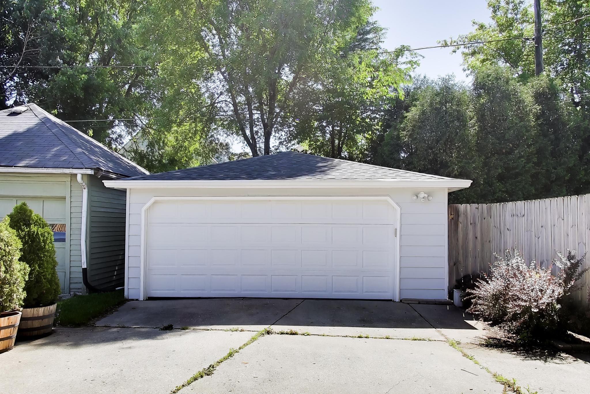 1429 College Avenue Racine, WI 53403 - Photo 37 of 42 Garage