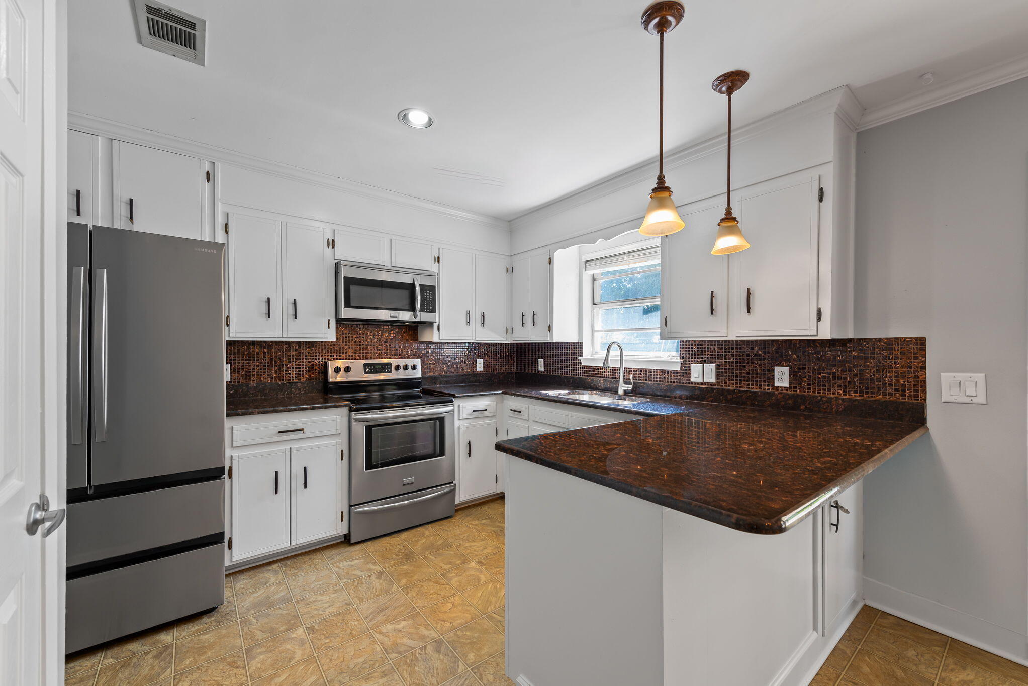 5485 Mulat Road Milton, FL 32583 - Photo 11 of 38 Kitchen