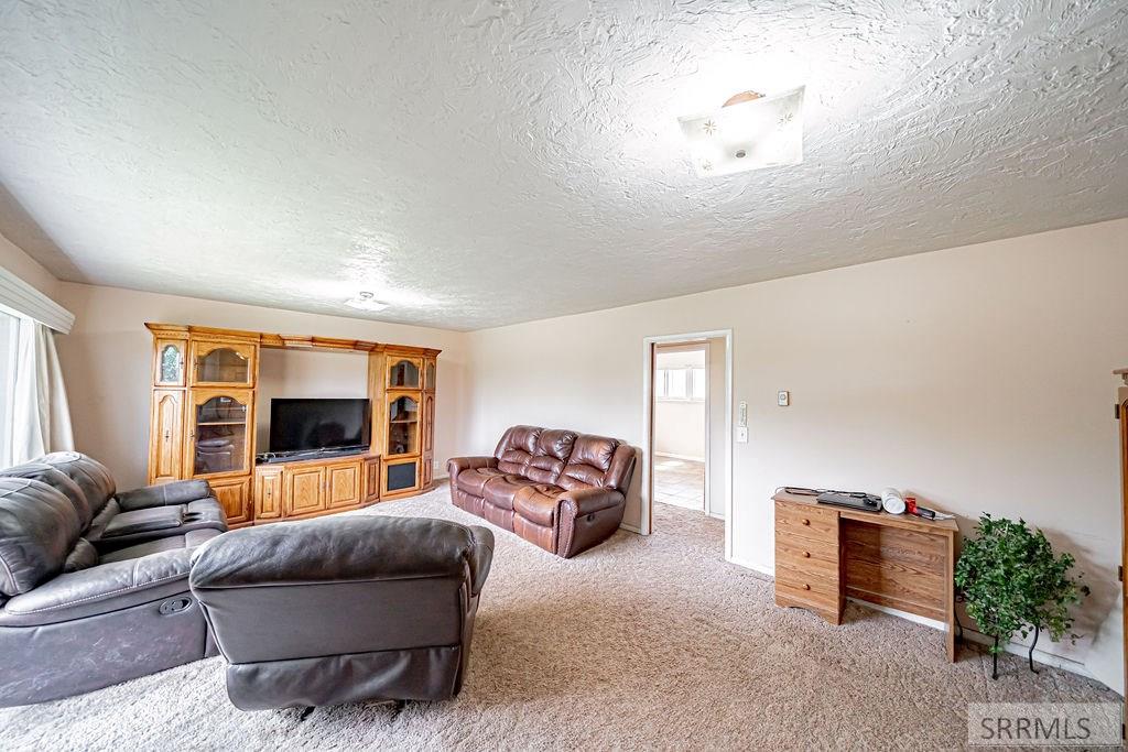 546 East 3000 Road North Rexburg, ID 83440 - Photo 4 of 44