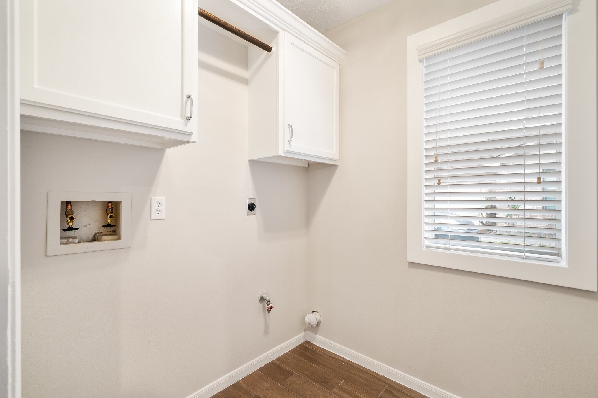 1931 Invermere Drive Spring, TX 77386 - Photo 12 of 24 a view of an empty room with a window