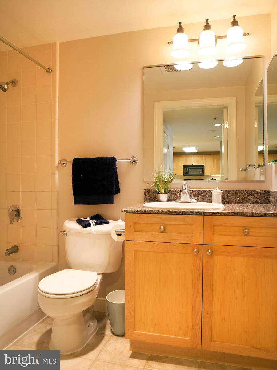 777 7th Street Northwest, Unit 524 Washington, DC 20001 - Photo 17 of 30 Second Full Bath