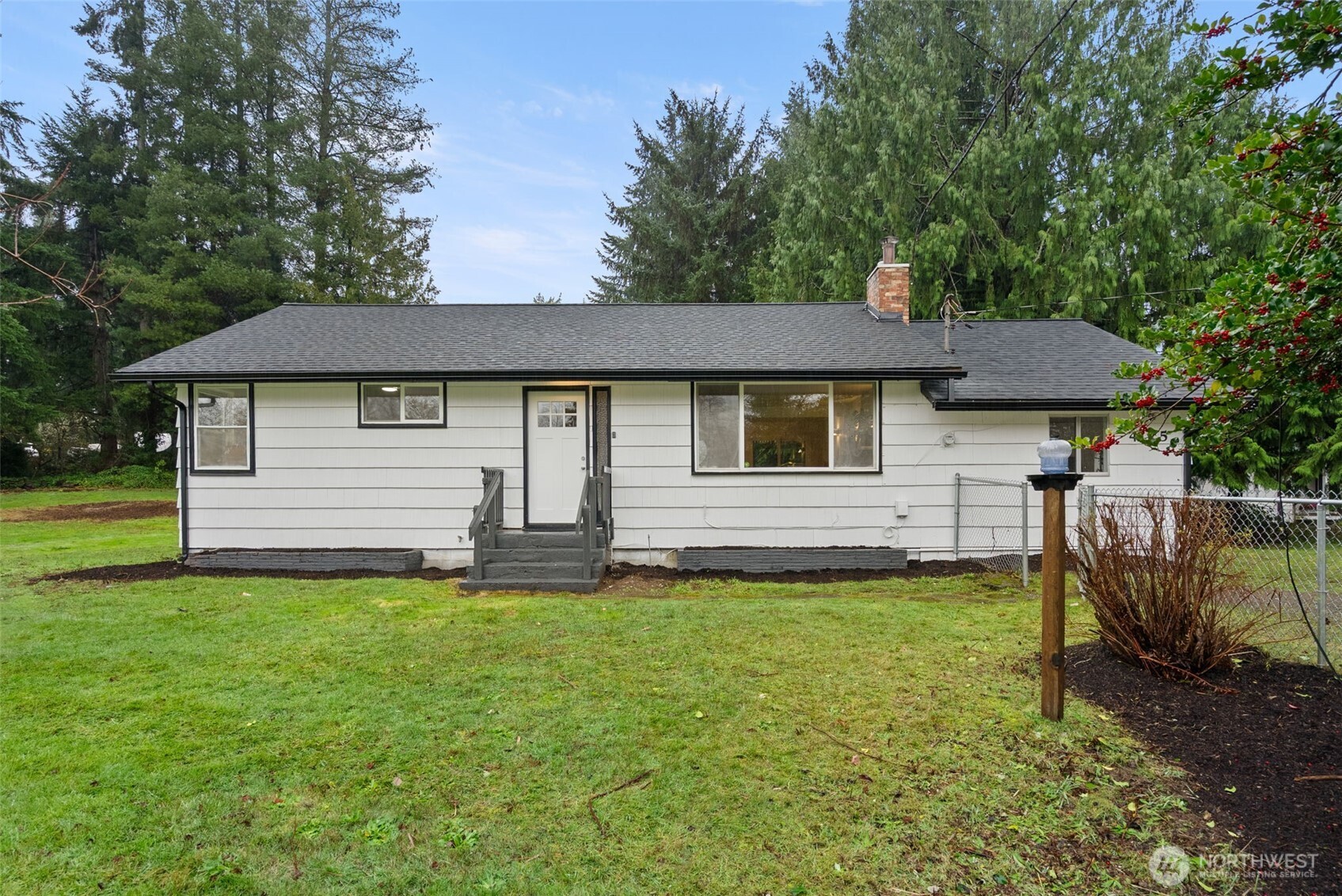 4125 Harris Road Southeast Port Orchard, WA 98366 - Photo 4 of 28 Gallery Image 4