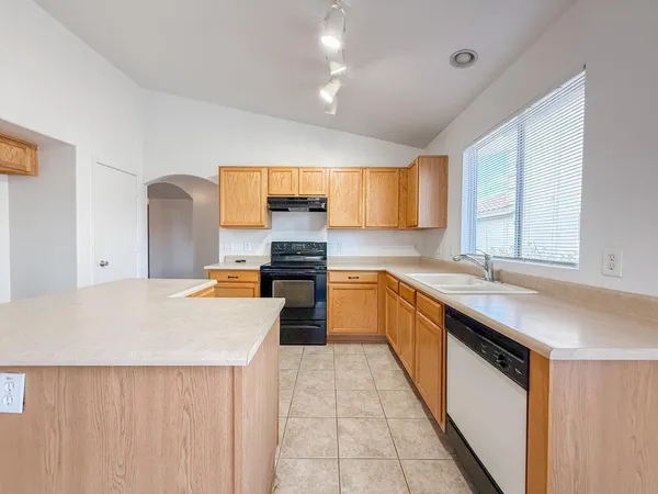 $1,795 | 12605 West Shaw Butte Drive, El Mirage, AZ 85335