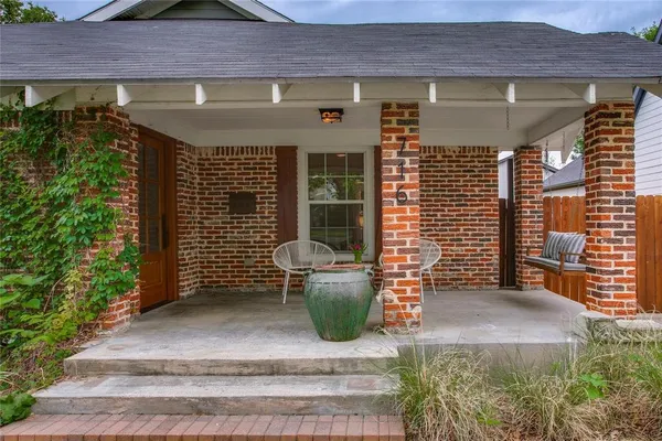 $2,800 | 716 South Rosemont Avenue, Dallas, TX 75208