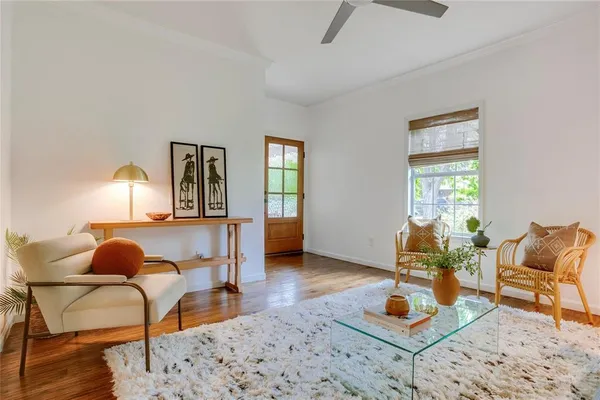 $2,800 | 716 South Rosemont Avenue, Dallas, TX 75208
