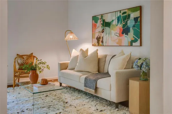 $2,800 | 716 South Rosemont Avenue, Dallas, TX 75208