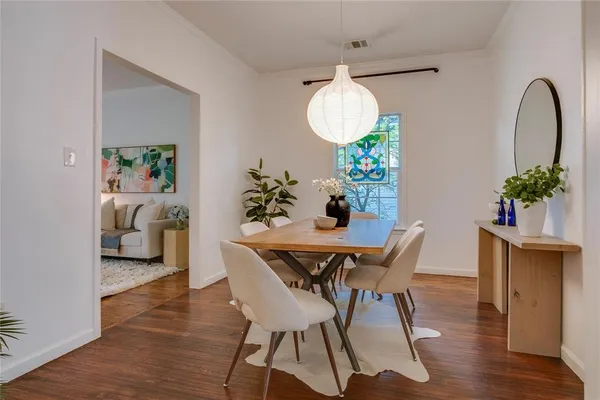$2,800 | 716 South Rosemont Avenue, Dallas, TX 75208