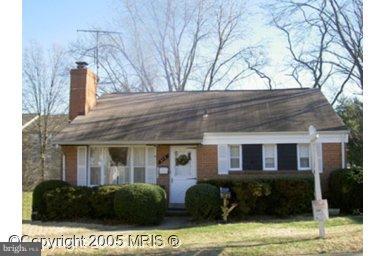 510 Royalton Road Silver Spring, MD 20901 - Photo 1 of 14 a front view of a house with garden