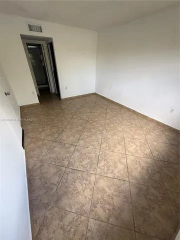 $2,400 | 10253 Northwest 9th St Circle, Unit 4066, Miami, FL 33172