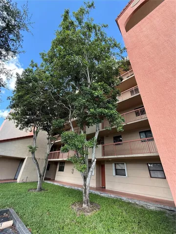 $2,400 | 10253 Northwest 9th St Circle, Unit 4066, Miami, FL 33172