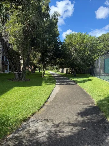 $2,400 | 10253 Northwest 9th St Circle, Unit 4066, Miami, FL 33172