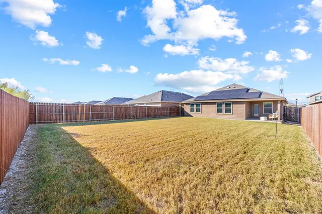 $319,900 | 1942 Duskwood Drive, Lancaster, TX 75146